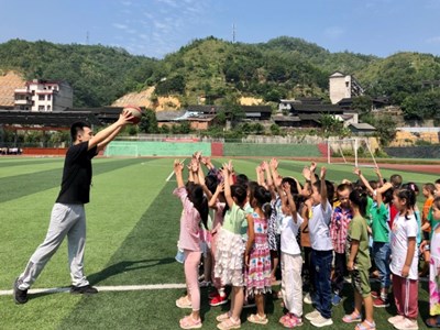 新城学校有棵 “澍”